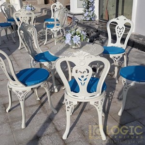 Bộ bàn ghế nhôm đúc nhỏ nghệ thuật màu trắng trang trí bán công và sân vườn