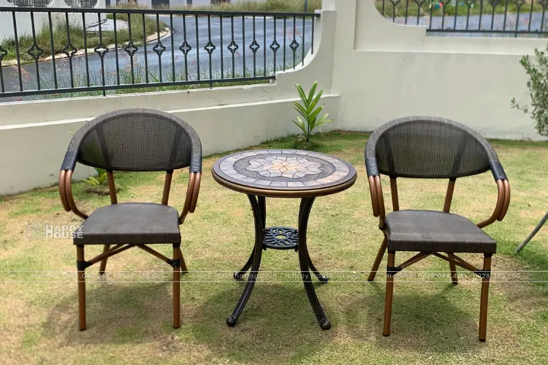 B&agrave;n Ghế Nh&ocirc;m Đ&uacute;c Mặt Đ&aacute; - Giải Ph&aacute;p Ngoại Thất Đẳng Cấp Đến Từ Nội Thất Logic