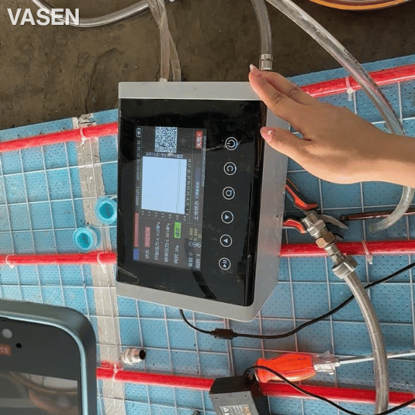 H&igrave;nh ảnh giao lưu thợ điện nước v&agrave; test &aacute;p