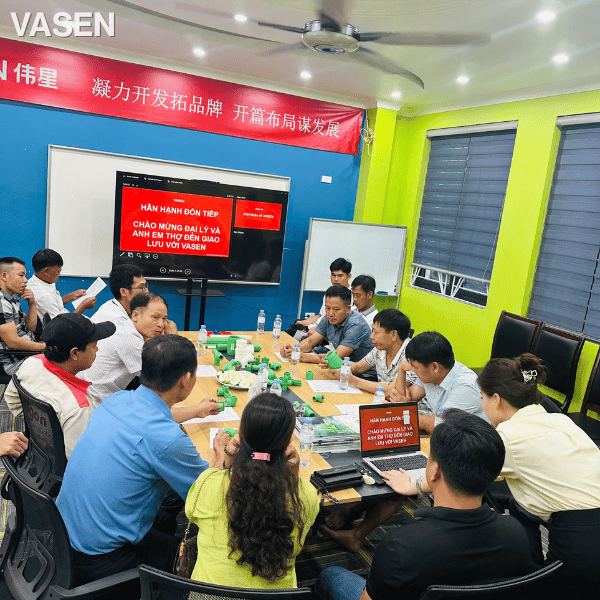 H&igrave;nh ảnh giao lưu thợ điện nước v&agrave; test &aacute;p