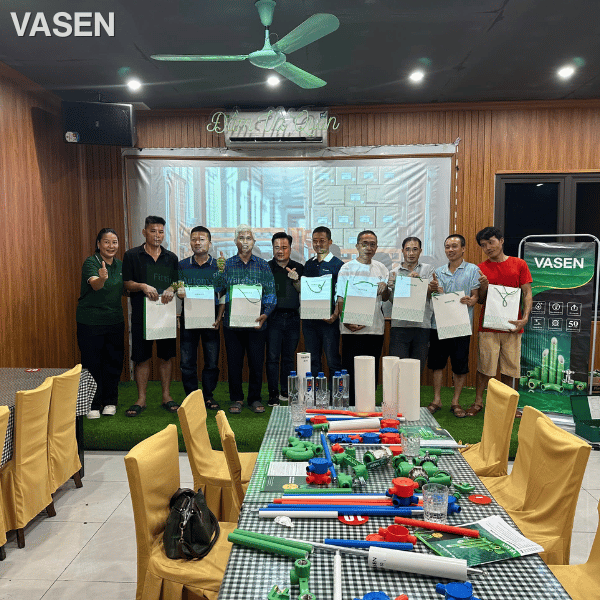 H&igrave;nh ảnh giao lưu thợ điện nước v&agrave; test &aacute;p